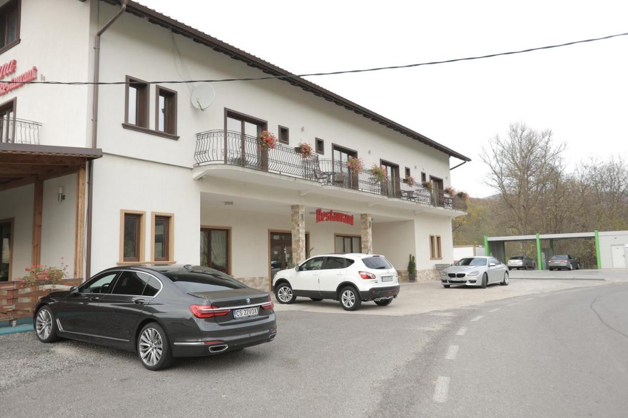 Pensiune Restaurant Liana Mehadia Exterior photo
