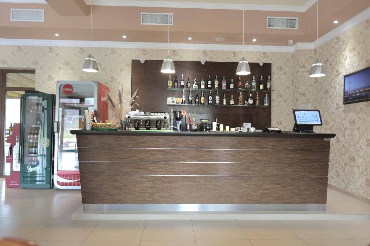 Pensiune Restaurant Liana Mehadia Exterior photo